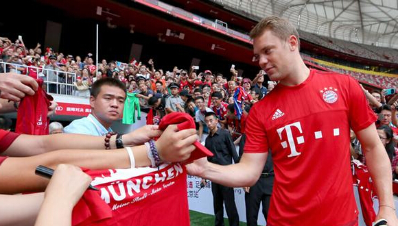 Bayern Munich in China.jpg